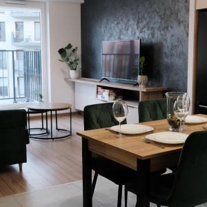 SpaceMore Apartments, Dmowskiego - 20 minut do RYNKU, Self Check-In 24H, Parking, City bikes