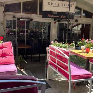 Chez Bore