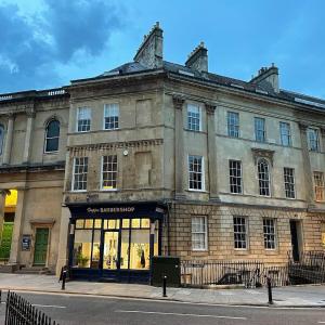 Stunning Central Bath Townhouse off Pulteney Bridge