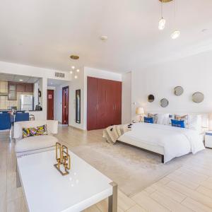 Sound of the Waves in JBR by Lagom