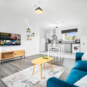 Stylish Apartment - Cradley Heath - Pet Friendly - Parking - Netflix 2MH