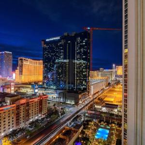 Signature 2br3ba balcony combo units 18-701 and 03
