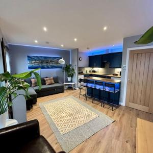 Sunshine on Leith. The River View Apartment!