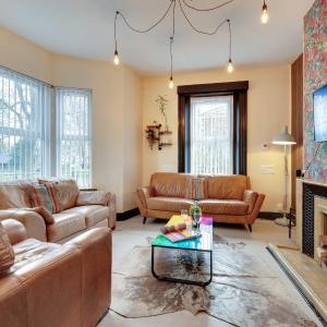 Newcastle CITY Apartments,4 BEDROOM HOUSE WITH KITCHEN,FREE STREET PARKING,ALL ROOMS WITH TVs,7 BEDS,NETFLIX