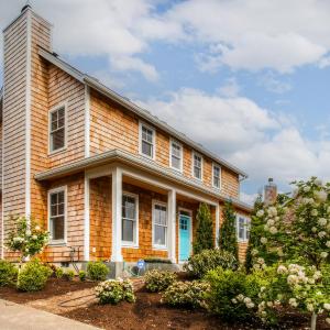 Modern Gearhart Getaway, Walk to Beach & Downtown!