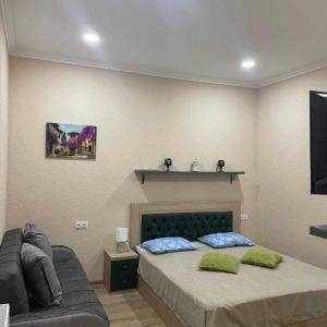 Apartment on toidze