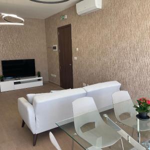 THREE BEDROOM APARTMENT SAN GWAN