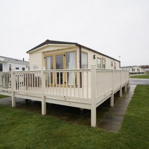 Caravan - Sleeps 8 - Pets Ok - Parking
