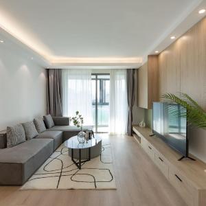 Eastern Hub - TianZi Fang Branch Xintiandi Taipuqiao near the Bund Sunny Cozy Deluxe Room