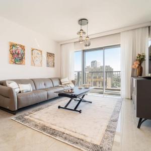 Dreamy 2 Bedroom In Best Location Parking