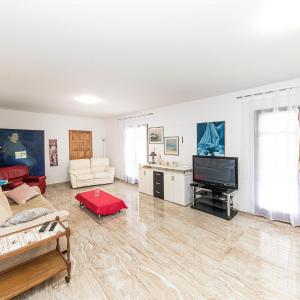 Cozy Apartment In Trogir With Wifi