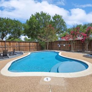 Allen Abode - 4 Bedrm Pool Fire Pit Charm