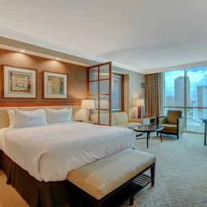 MGM Signature-24-709 Strip View Jacuzzi Studio