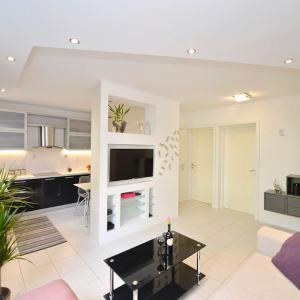 Majestic Suite,800m to Old town&minutes to seaside