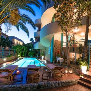 Seafalios-Beach Front Apt