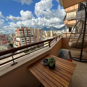 Urban Charm Studio with Balcony