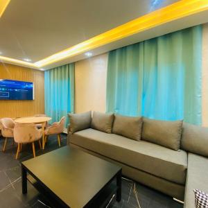 Luxueux et Chic Appartement 2 Chambres prés de la Grillardière Maarif