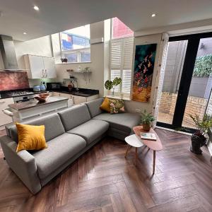 Stylish, modern apartment in Central London