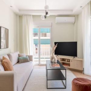 Koukaki 2BR Apartment by UPSTREET