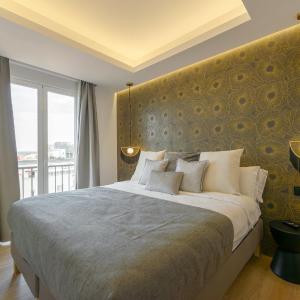 GRAN VIA capitals, by MONARO