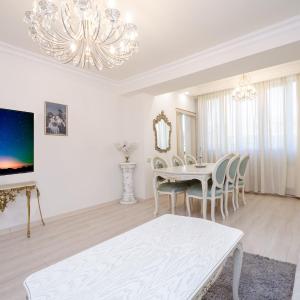 5A beautiful apartment in the center of the capital photo original