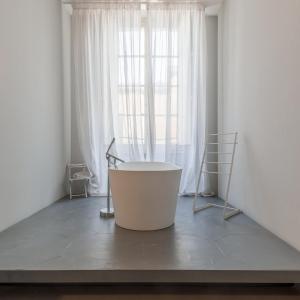 THE ARTIST'S LOFT