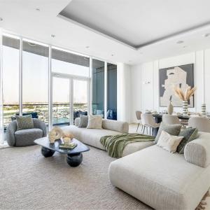 Oceana Luxury 4 BR Apartment with Resort Access and Sea Views by Exclusive Holiday Homes
