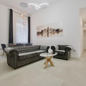 Premium Apartment by Hi5- Near New York Cafe