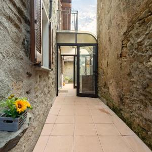 Gelsomino Stone House by Halldis