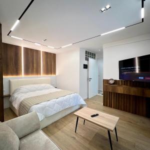 Aria's Apartments