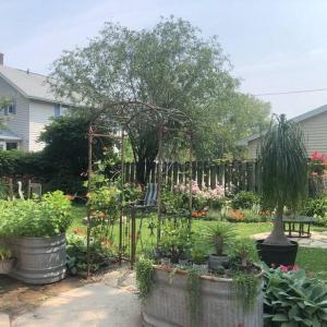Vintage cottage in Peabody Park neighborhood