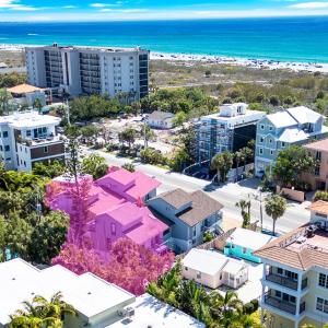 Beach Rd, 300ft to Beach Access & 500ft to Siesta Key Village, 1bdr