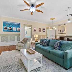 The Ray- 1st Floor Charming Condo- Walk to Downtown