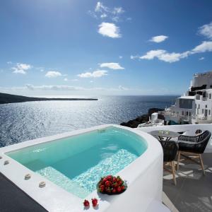 ArmonOia Luxury Caves