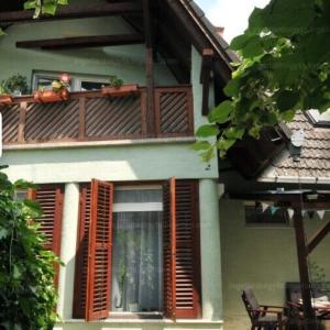 Klebi’s Apartmanház 20
