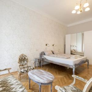 Standard Apartment by Hi5-Classic Home 253