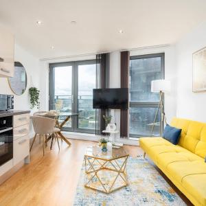 Exclusive Apartment - Free Parking -WiFi Netflix- Juliet Balcony -Fully Equipped for Extended Stays