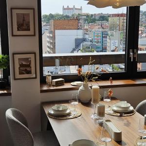 Panorama View Design Apts in Old Town - Free Parking