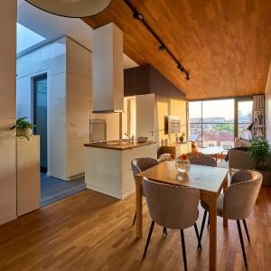 *New* Top View LOFT 2 BDRM