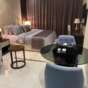 Homes2Retreat - Chic Studio in Damac Uppercrest