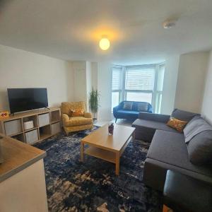 Seaside Haven Coastal Comfort 200m from the Beach