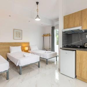 Fysalida's Coastal Gem 4 - Steps Away from the Sea