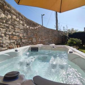 Apartment with Whirlpool and BBQ near Poreč