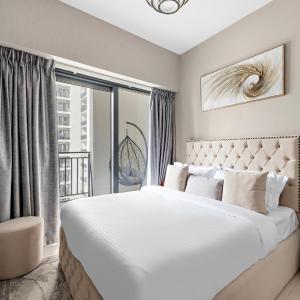 ALiving Classy 1BR I Close to Dubai Mall I Zada Tower, Business Bay- 1617