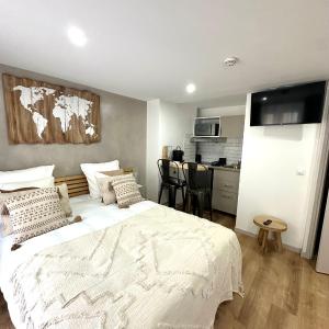 Hôtel Résidence A la Buttes aux Cailles