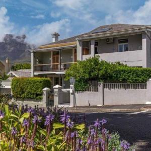Tamboerskloof Retreat 4BR House Including Cottage!