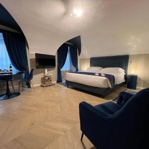 Rome luxury blue suites- IMPERIAL