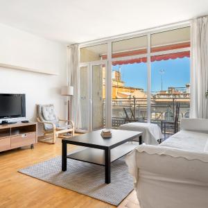 Stylish 4br City View Apt Near Sagrada Familia