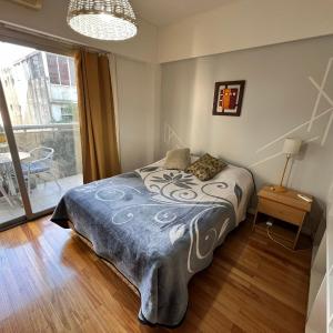 Departamento en Viamonte con balcón, cerca de Av Córdoba y Corrientes
