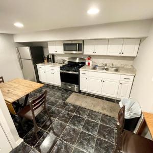 Close to Downtown - Free Parking